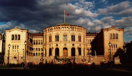 the-parliament-building-oslo