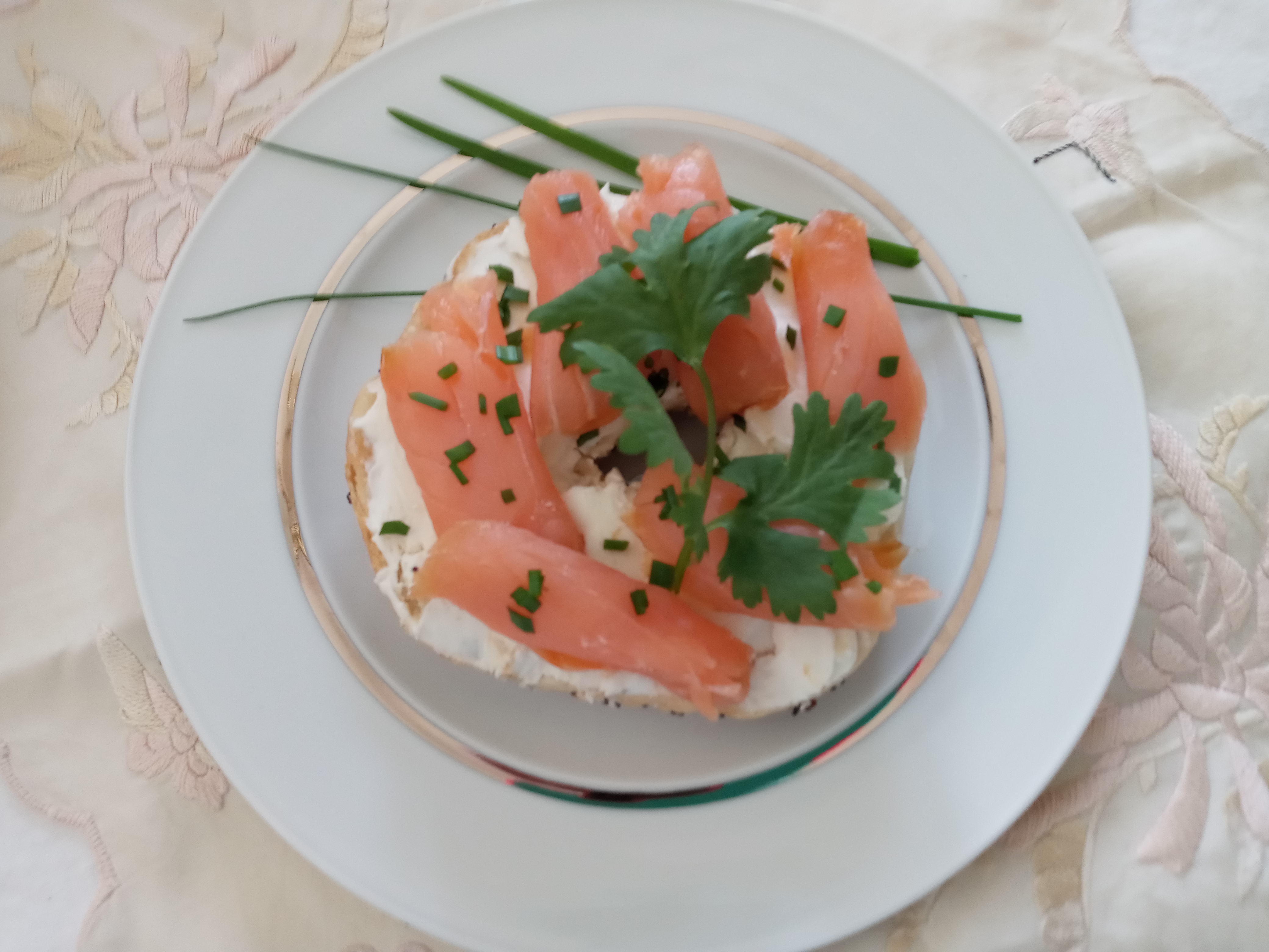 smoked salmon on bagel