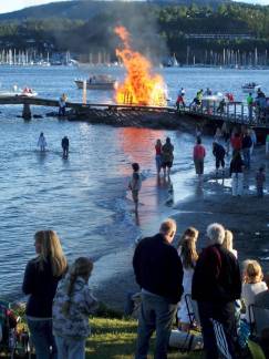 bonfire-on-lookers