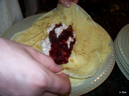 folding filled crepes-3