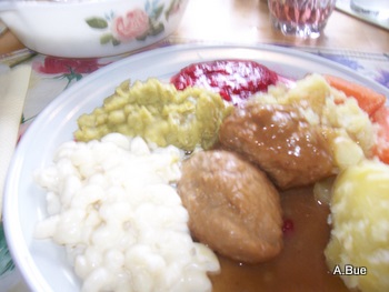 swedish-meatball-dinner